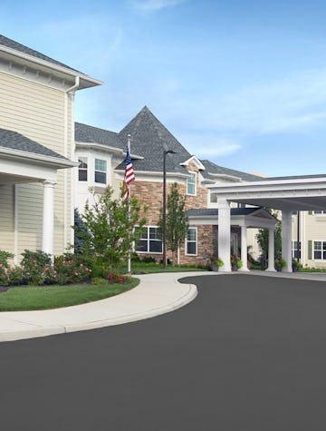 The Bristal at Sayville - community